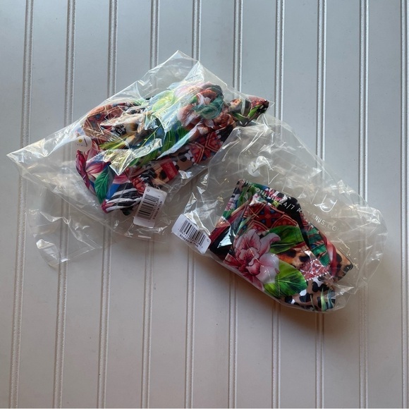 Venus Heavenly Halter Top Bikini Set Mid Rise Bottom Red Size Medium 8 NWT - Picture 5 of 12